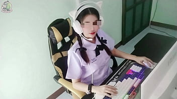 สาวนักศึกษาโดนรุ่นพี่จับเย็ดหนักหน่วงหน้าจอคอม เสียงครางหวานซ่านห้อง (คลิปเสียงชัด 4k)